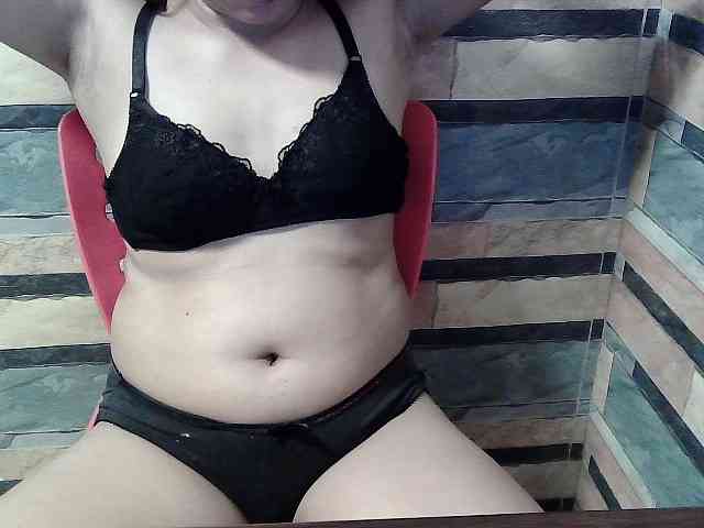 HornyNica webcam