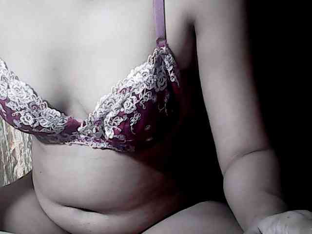 HornyNica webcam