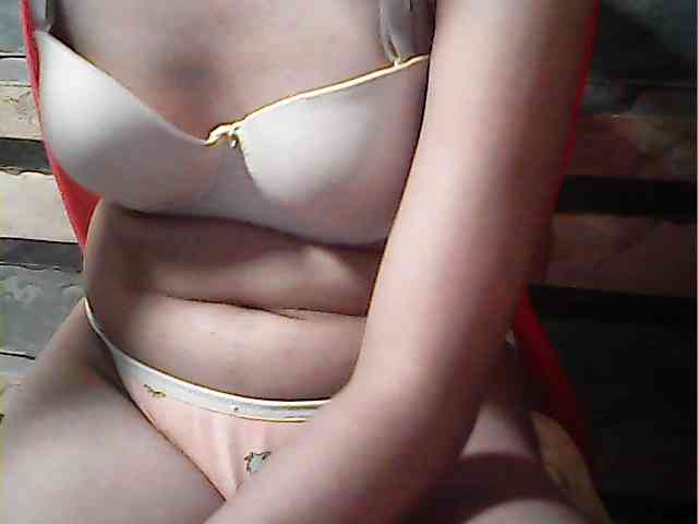 HornyNica webcam