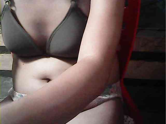 HornyNica webcam