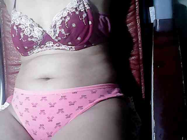 HornyNica webcam
