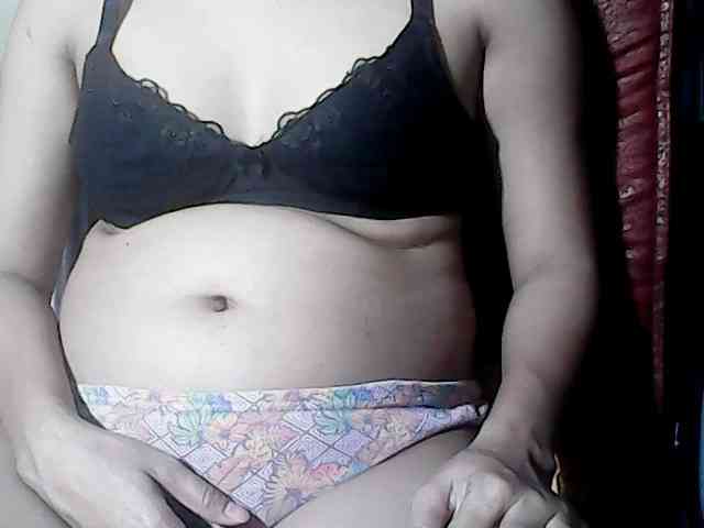HornyNica webcam