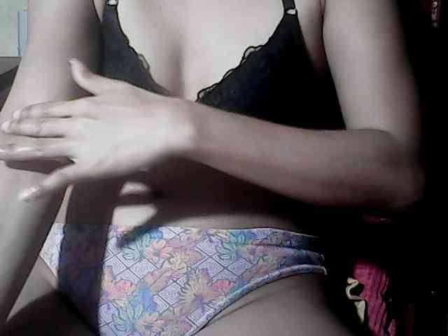 HornyNica webcam