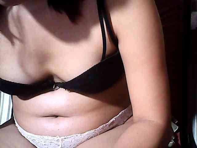 HornyNica webcam