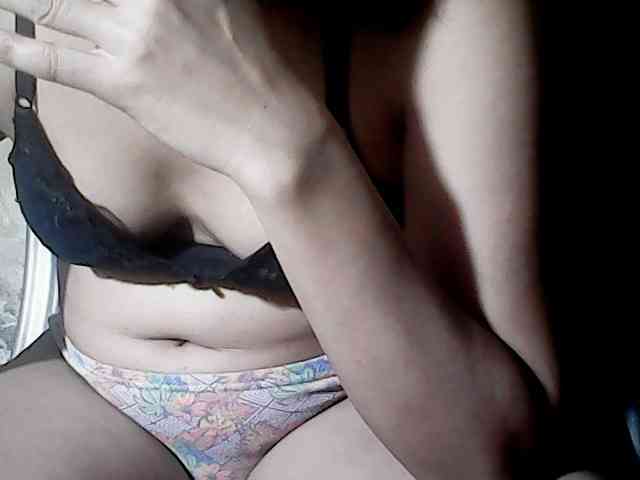 HornyNica webcam
