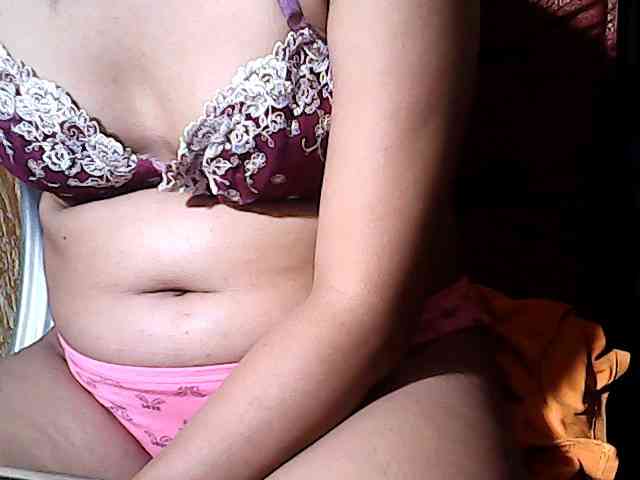 HornyNica webcam