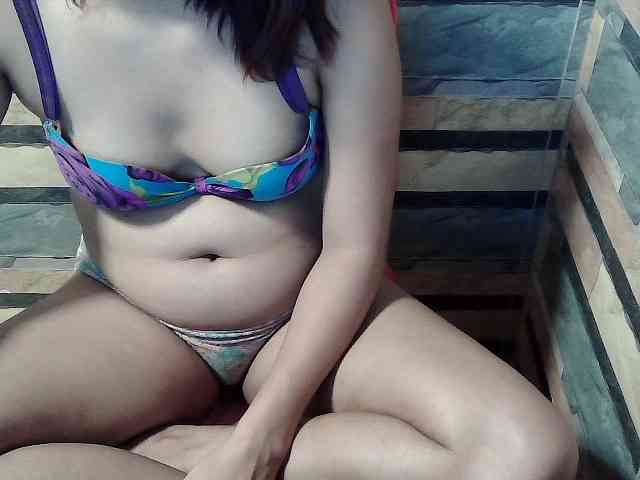 HornyNica webcam