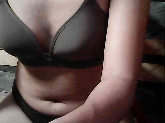 HornyNica webcam