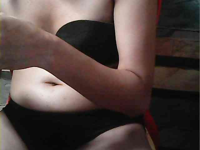 HornyNica webcam