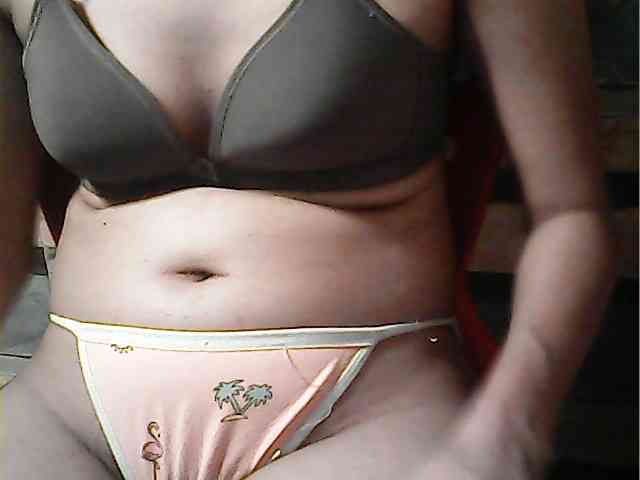 HornyNica webcam