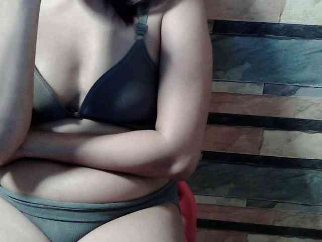 HornyNica webcam