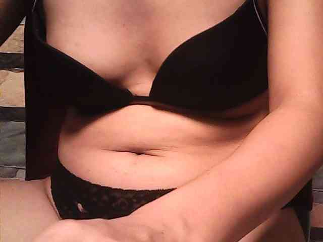 HornyNica webcam