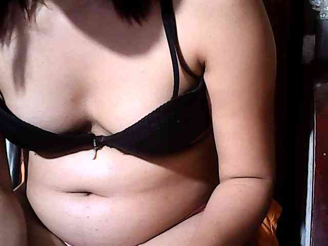 HornyNica webcam
