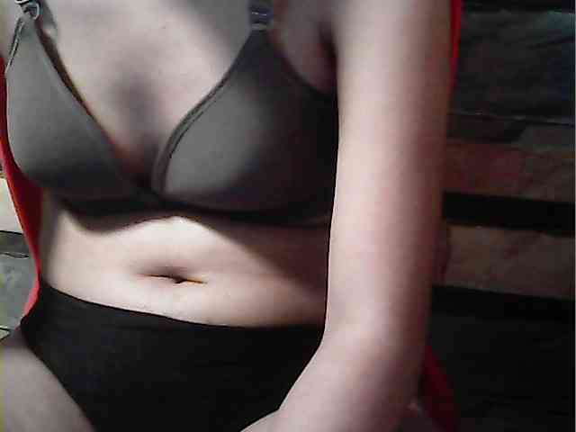 HornyNica webcam
