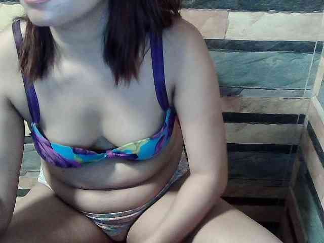 HornyNica webcam