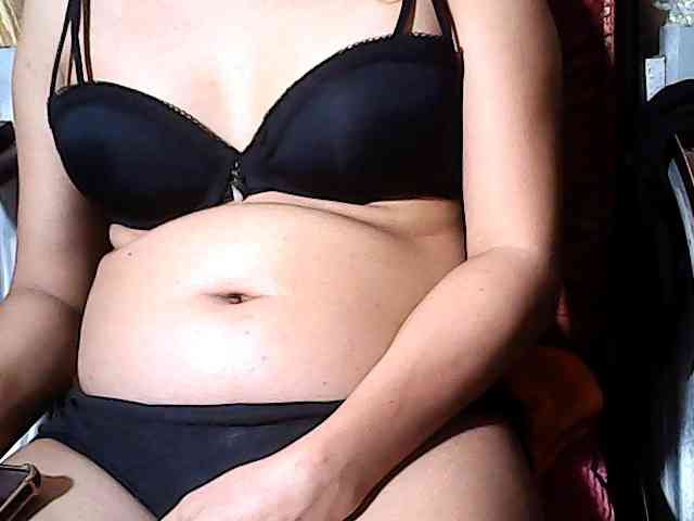 HornyNica webcam