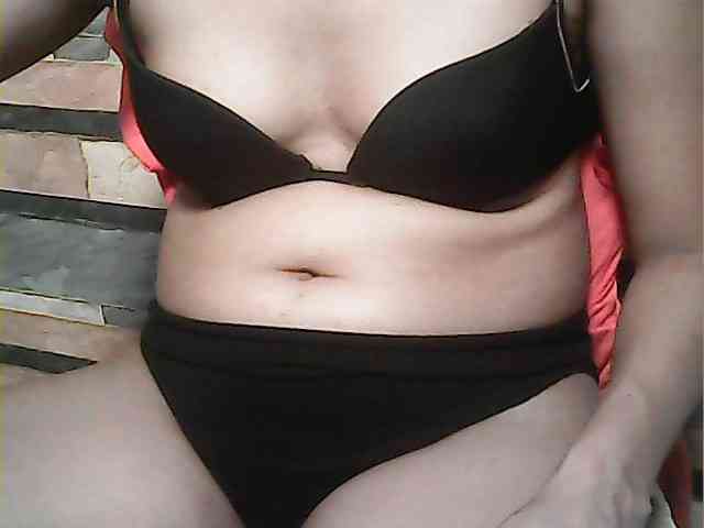 HornyNica webcam