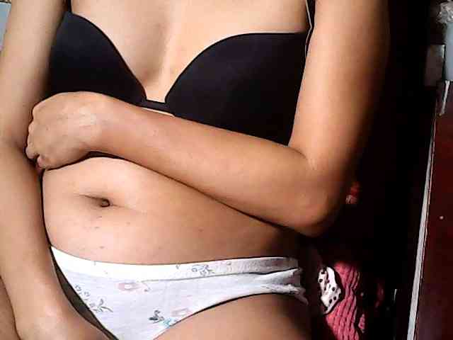 HornyNica webcam