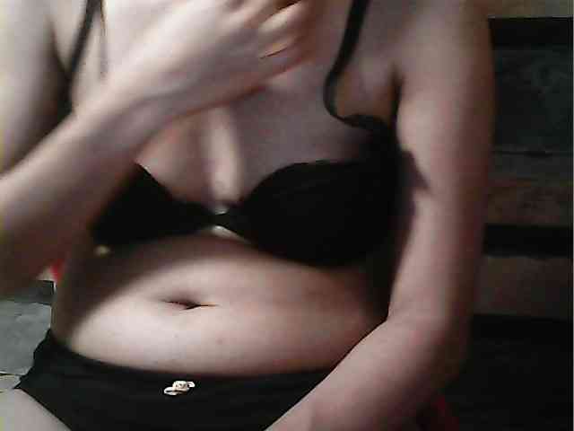 HornyNica webcam