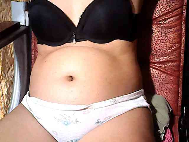 HornyNica webcam