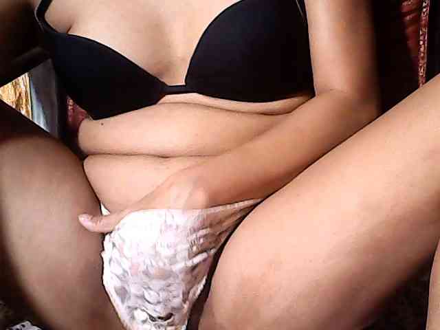 HornyNica webcam