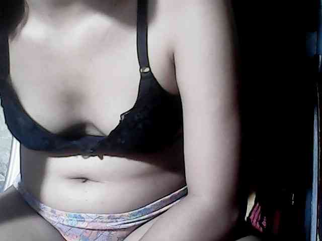 HornyNica webcam