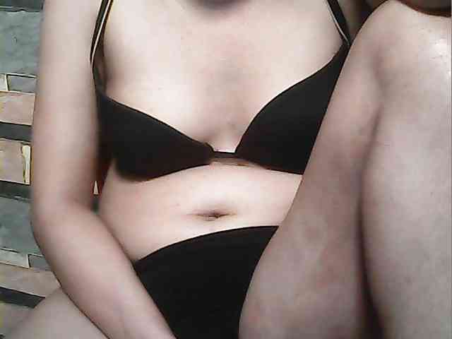 flowerhairypinay Live Webcam on BongaCams