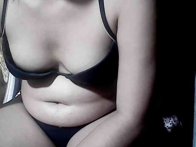 HornyNica webcam