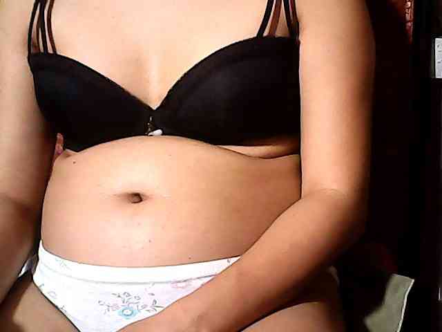 HornyNica webcam