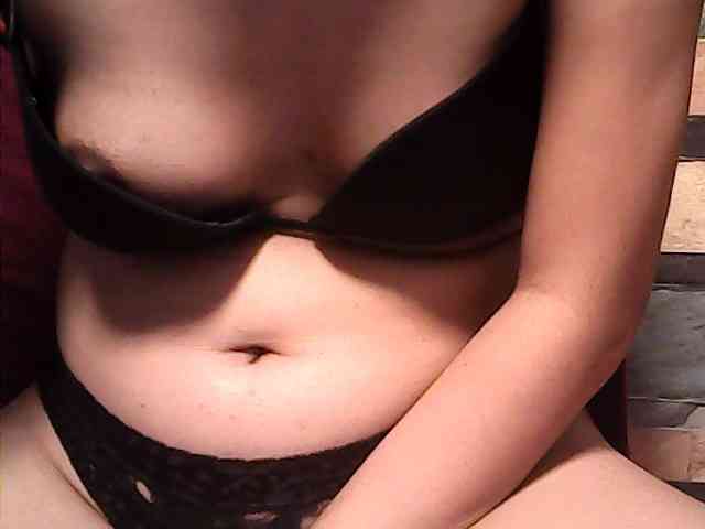 HornyNica webcam