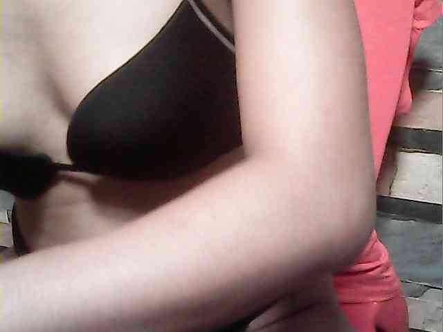 HornyNica webcam
