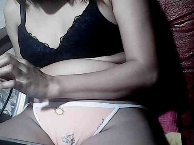 HornyNica webcam