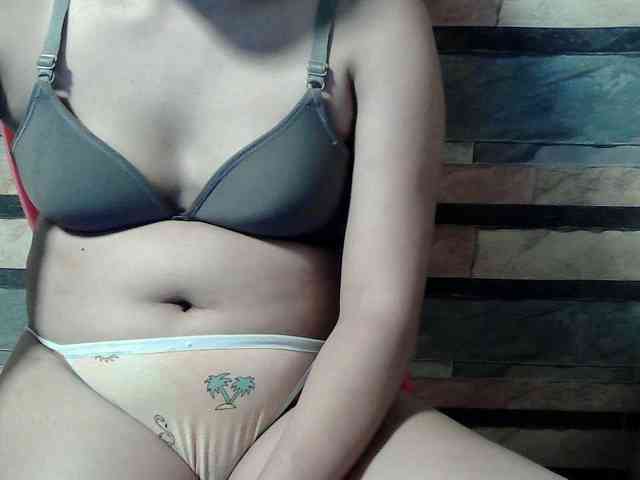 HornyNica webcam