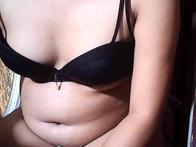 HornyNica webcam