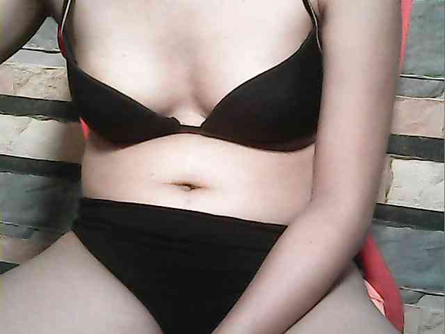 HornyNica webcam
