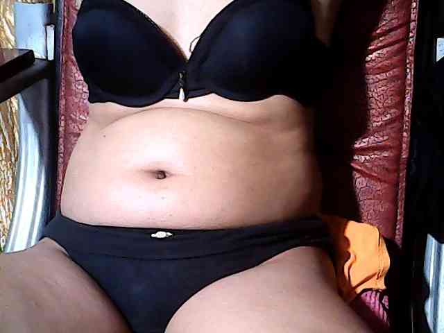 HornyNica webcam