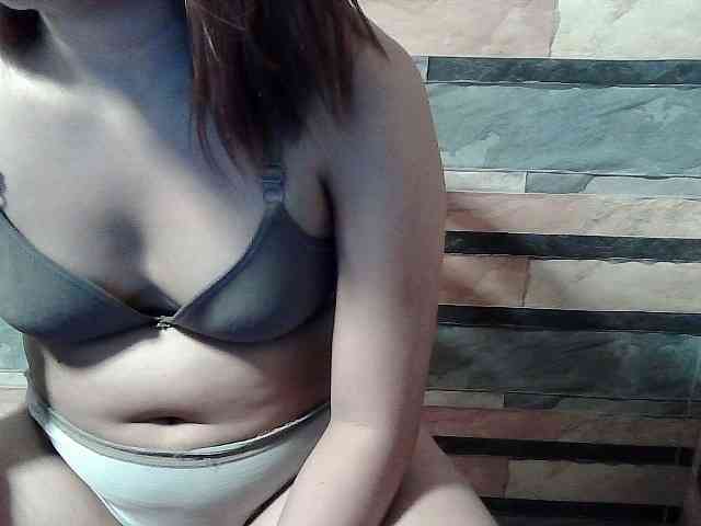 HornyNica webcam