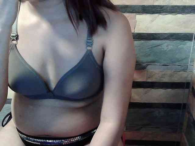 HornyNica webcam