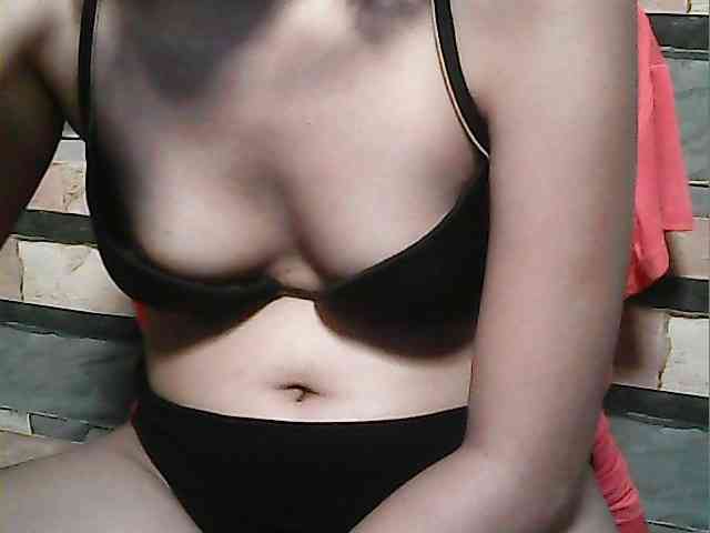 flowerhairypinay Live Webcam on BongaCams