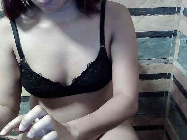 HornyNica webcam