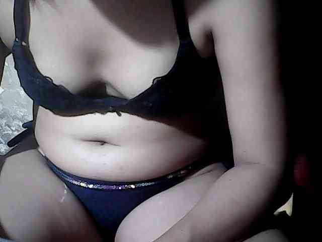 HornyNica webcam