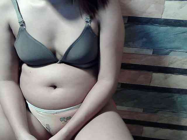 HornyNica webcam