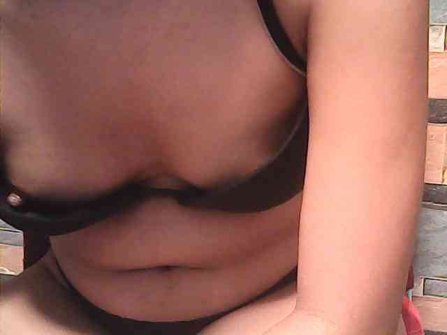 HornyNica webcam