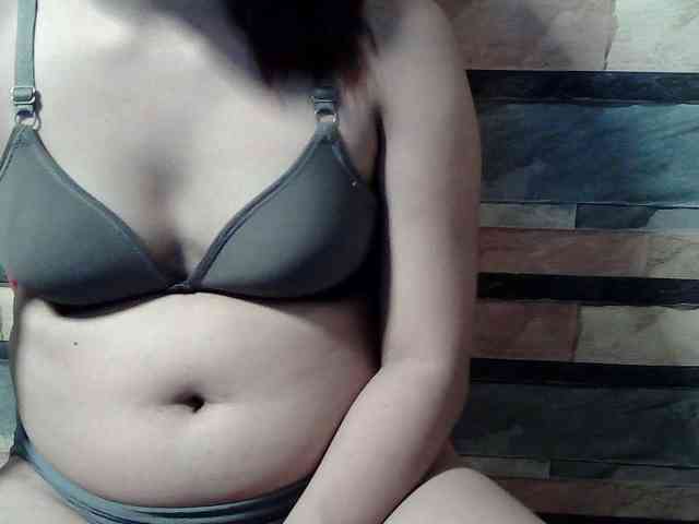 HornyNica webcam