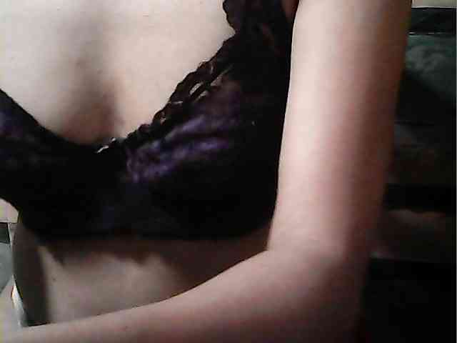 HornyNica webcam