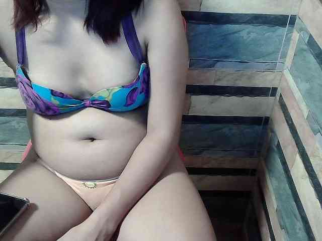 HornyNica webcam