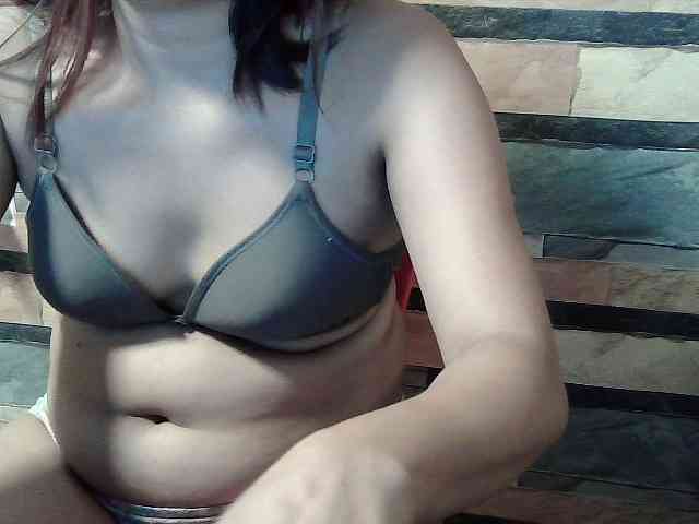 HornyNica webcam