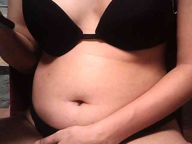 HornyNica webcam