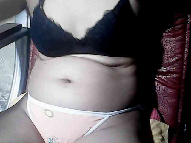 HornyNica webcam