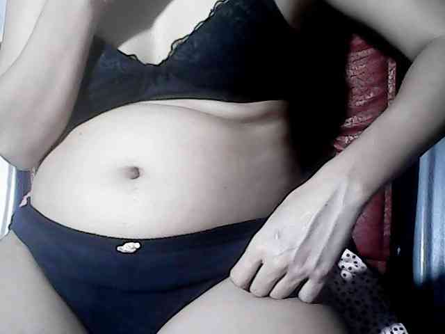 HornyNica webcam